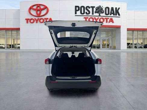 Used 2025 Toyota RAV4 LE AWD/4WD image 18