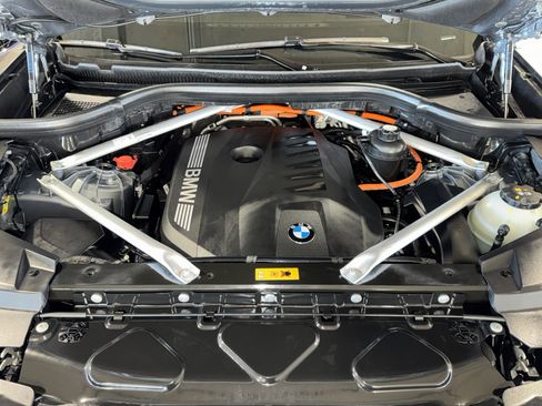 Certified 2025 BMW X5 xDrive50e w/ M Sport Package image 35