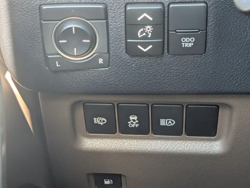 Used 2020 Lexus GX 460 Premium w/ Premium Package AWD/4WD image 33