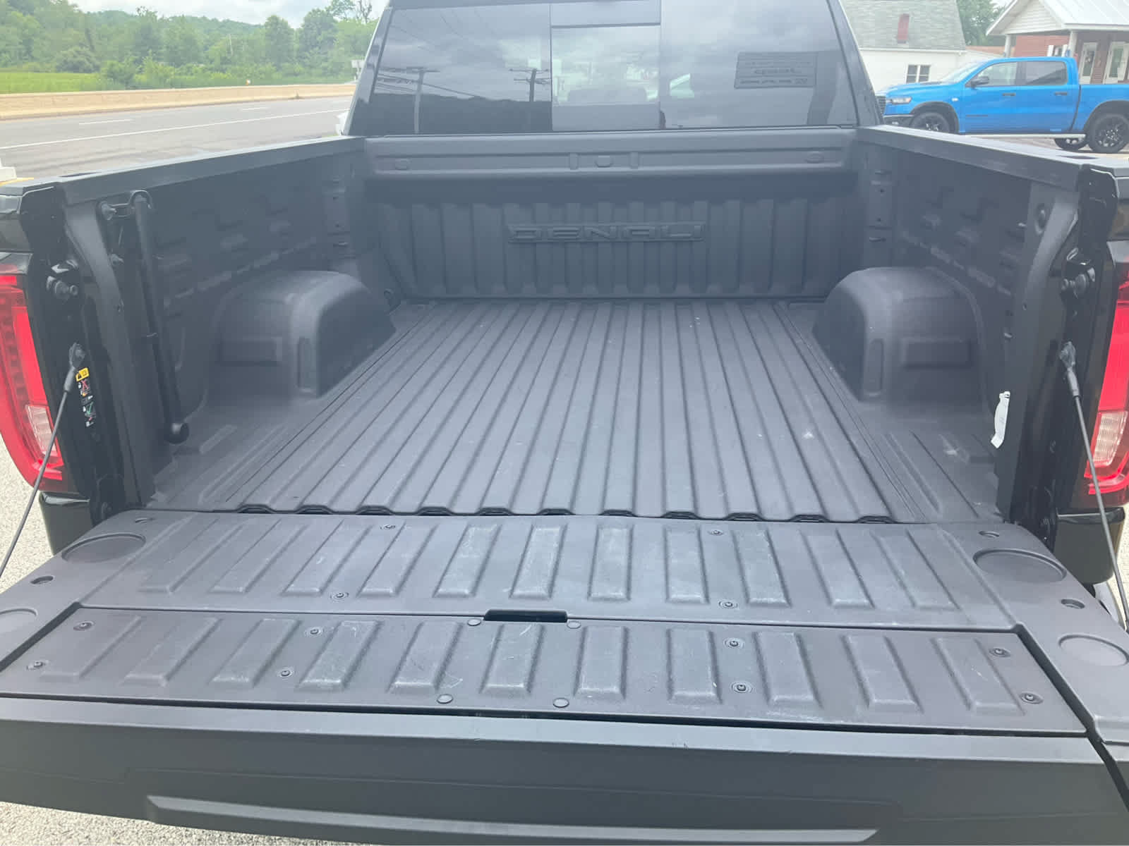Used 2023 GMC Sierra 1500 Denali AWD/4WD image 24
