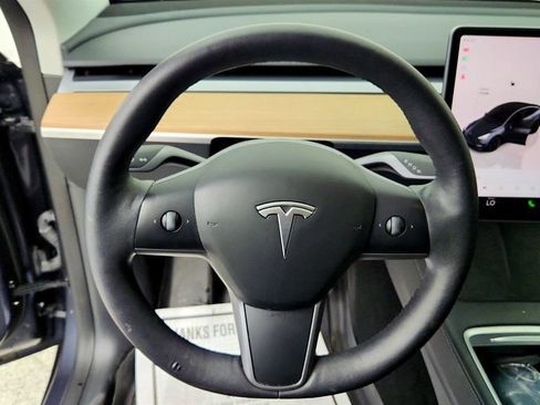 Used 2023 Tesla Model Y Long Range AWD/4WD image 13