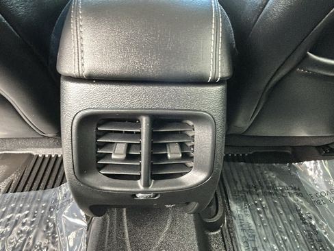 Used 2022 Jeep Cherokee Latitude Lux w/ Mopar Interior Package AWD/4WD image 25