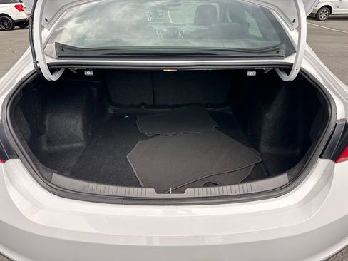 Used 2023 Chevrolet Malibu LT FWD image 39