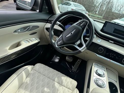 Used 2025 Genesis GV70 3.5T Sport w/ Sport Prestige Package AWD/4WD image 21