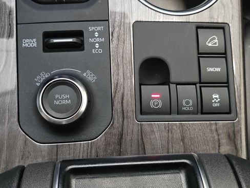 Certified 2025 Toyota Highlander Platinum AWD/4WD image 16