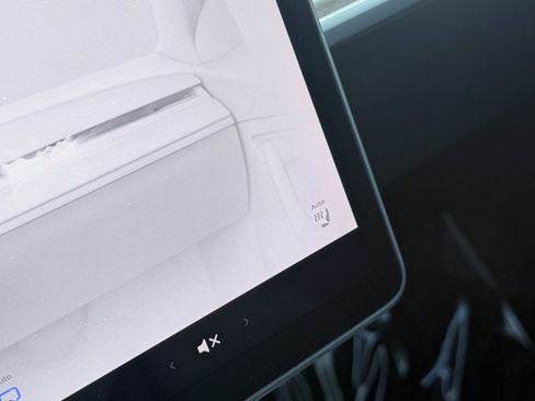 Used 2023 Tesla Model 3 Standard Range RWD image 59
