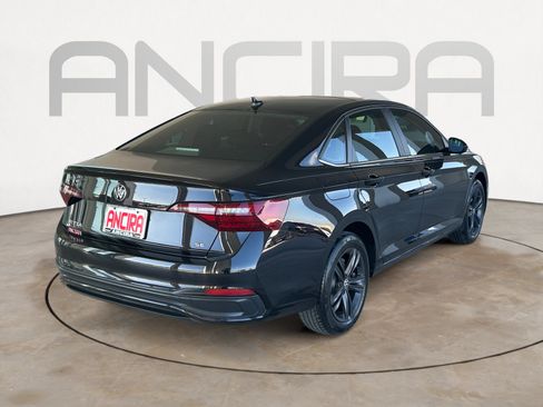 Used 2023 Volkswagen Jetta SE w/ Panoramic Sunroof Package FWD image 10