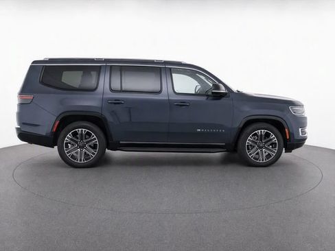 Used 2024 Jeep Wagoneer L Series II w/ Flexible Seating Group AWD/4WD image 2