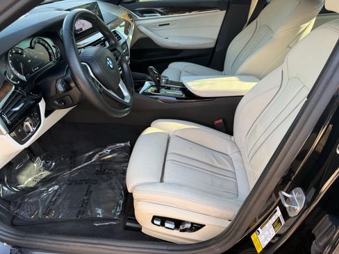 Used 2017 BMW 530i RWD image 10