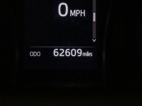 Used 2022 Toyota Camry SE image 31