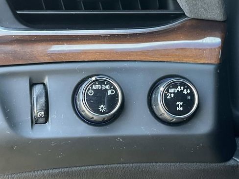 Used 2019 Cadillac Escalade ESV Luxury AWD/4WD image 31
