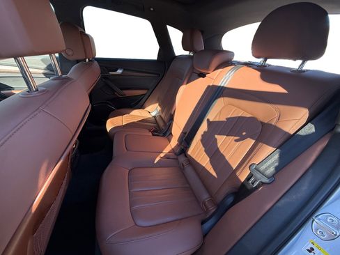 Used 2022 Audi Q5 2.0T Premium w/ Convenience Package image 16