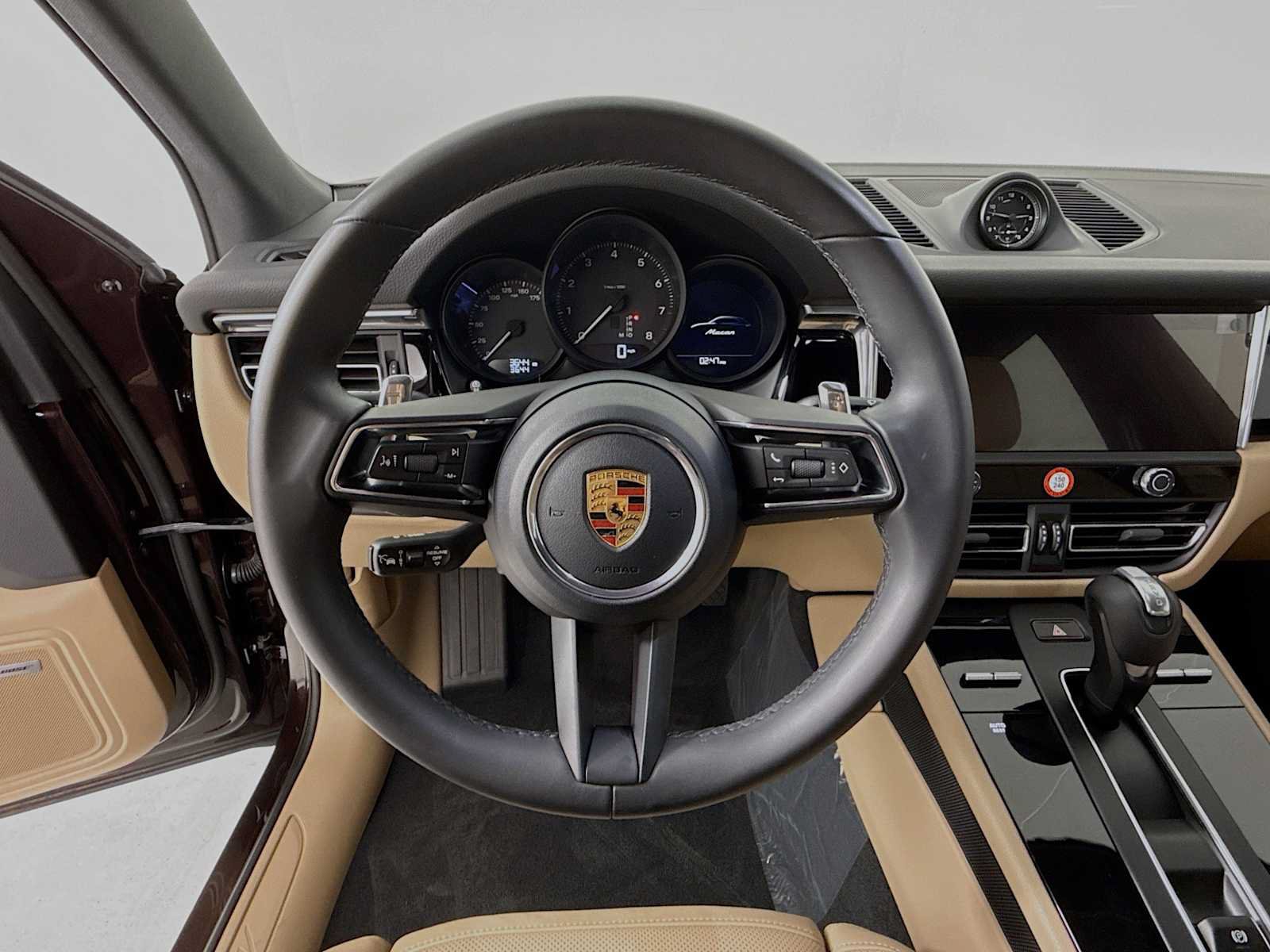 Certified 2026 Porsche Macan AWD/4WD image 15