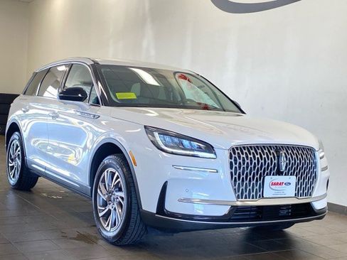 Used 2023 Lincoln Corsair AWD w/ Equipment Group 101A image 2