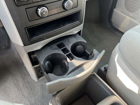 Used 2009 Dodge Grand Caravan SXT image 17