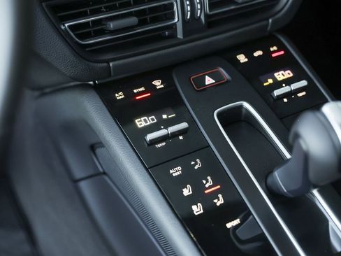 New 2026 Porsche Macan AWD/4WD image 26