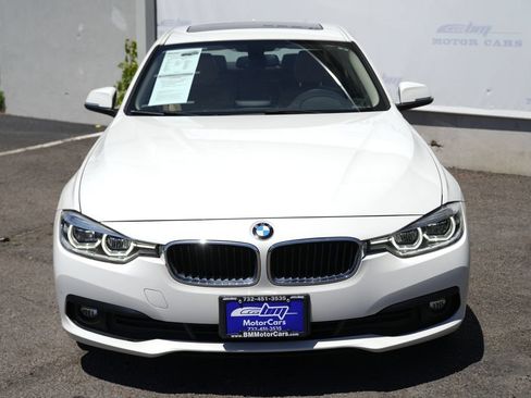 Used 2018 BMW 320i xDrive Sedan AWD/4WD image 5