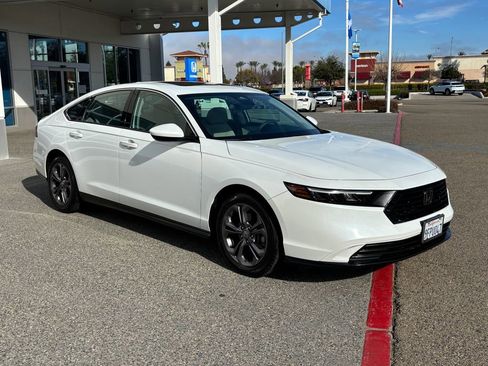 Used 2023 Honda Accord EX image 3