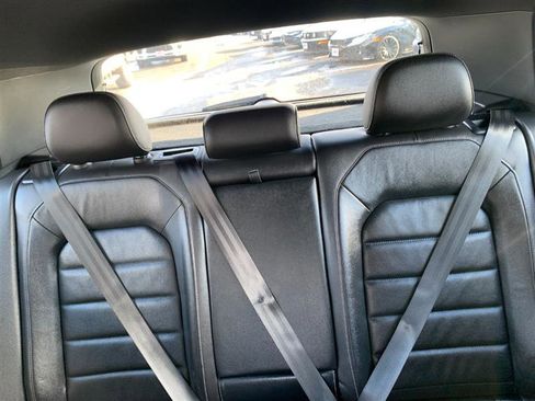 Used 2017 Volkswagen Golf 4-Door image 15