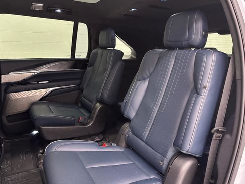 Used 2026 Cadillac Escalade IQ Sport 2 w/ LPO, ONYX Package AWD/4WD image 15