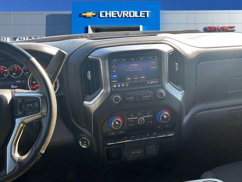 Used 2021 Chevrolet Silverado 1500 LT image 10