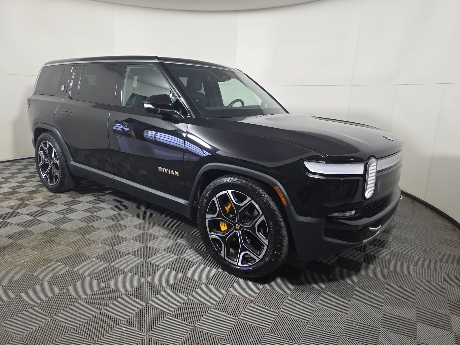 Used 2022 Rivian R1S Launch Edition Quad AWD/4WD image 7