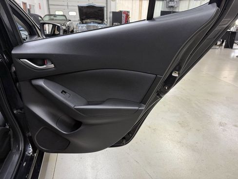 Used 2014 MAZDA MAZDA3 i Touring image 13