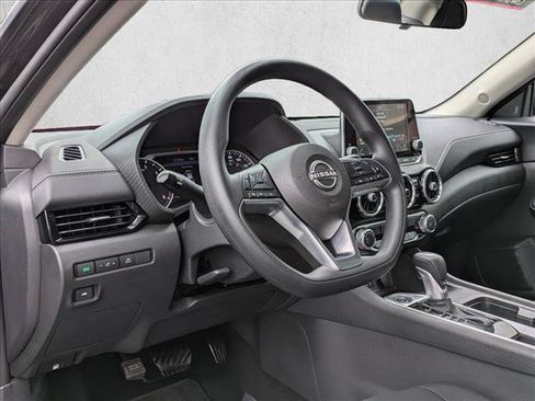 Used 2024 Nissan Sentra SV FWD image 11