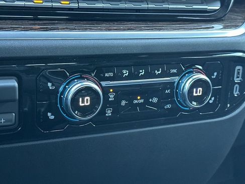 New 2026 GMC Sierra 1500 SLE image 17