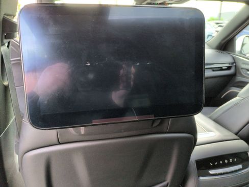 Used 2021 Cadillac Escalade ESV Sport w/ Heavy-Duty Trailer Package image 29