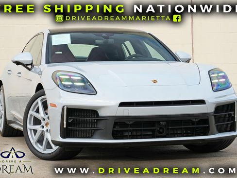 Used 2025 Porsche Panamera image 2