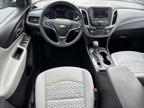 Used 2022 Chevrolet Equinox LS FWD image 12