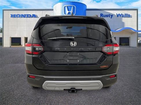 New 2025 Honda Pilot TrailSport image 4
