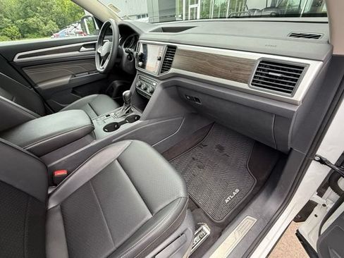 Used 2021 Volkswagen Atlas SE w/ Panoramic Sunroof Package FWD image 19