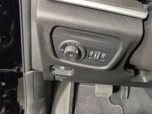 New 2025 Jeep Grand Cherokee Limited w/ Trailer Tow Package AWD/4WD image 17