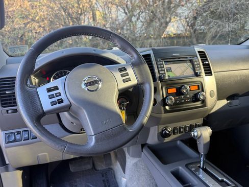 Used 2014 Nissan Frontier SL image 54