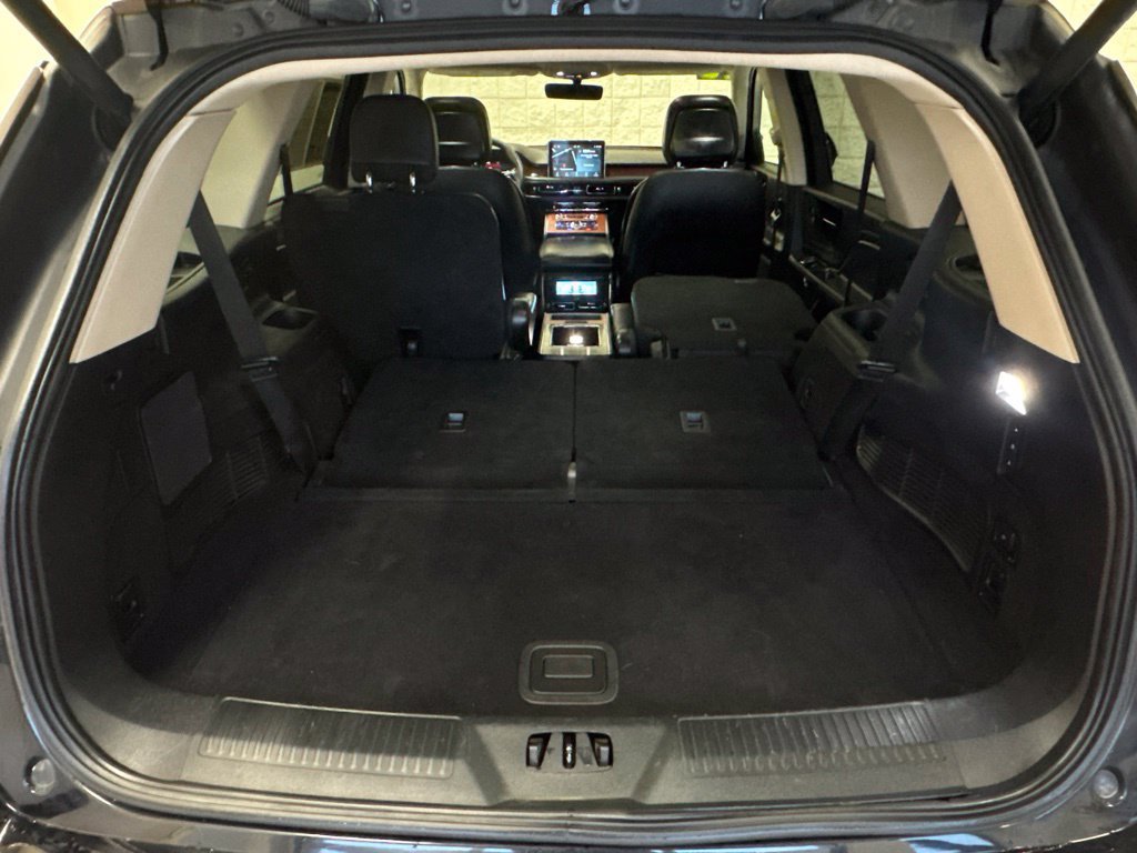 Used 2020 Lincoln Aviator Reserve w/ Equipment Group 201A AWD/4WD image 11