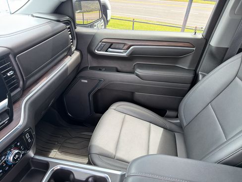 Used 2024 GMC Sierra 1500 SLT w/ SLT Premium Plus Package AWD/4WD image 17