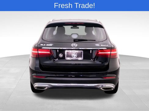 Used 2018 Mercedes-Benz GLC 300 4MATIC image 4