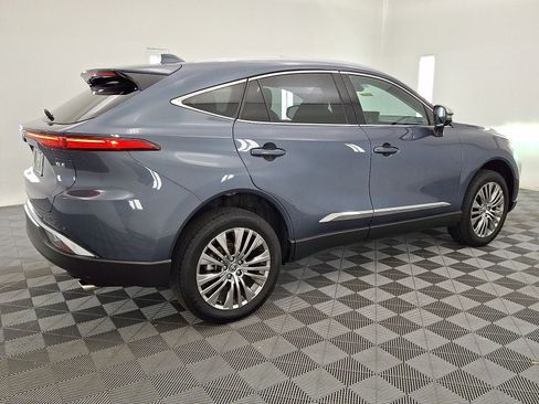 Certified 2023 Toyota Venza XLE AWD/4WD image 18