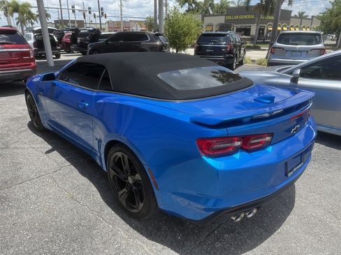 Used 2021 Chevrolet Camaro LT w/ Technology Package RWD image 4