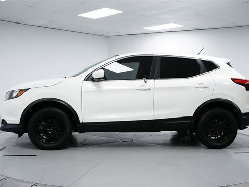Used 2019 Nissan Rogue Sport S image 4