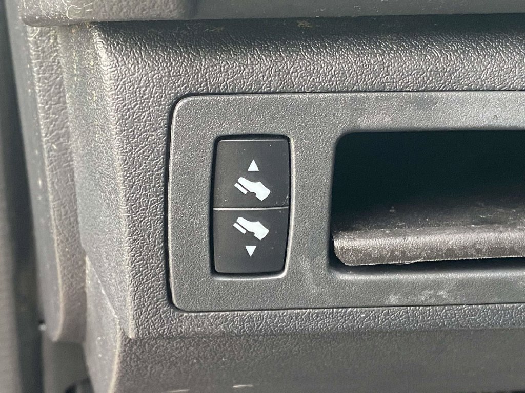 Used 2008 Jeep Commander Sport RWD image 20