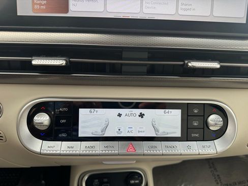 Used 2024 Genesis GV60 Advanced image 17