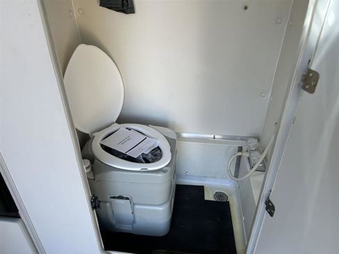 Used 2019 Ford Transit 250 250 Van Med. Roof w/Sliding Pa image 9