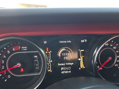 Used 2021 Jeep Wrangler Rubicon AWD/4WD image 13