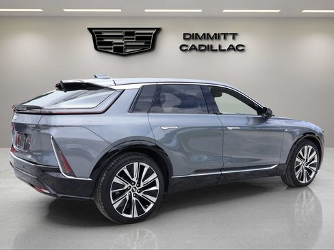 Used 2023 Cadillac Lyriq 2WD image 5