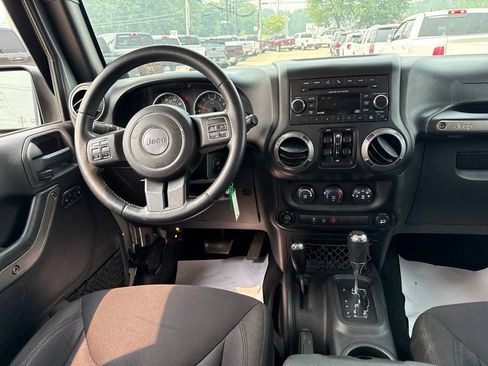 Used 2014 Jeep Wrangler Unlimited Sport w/ Quick Order Package 24S AWD/4WD image 8