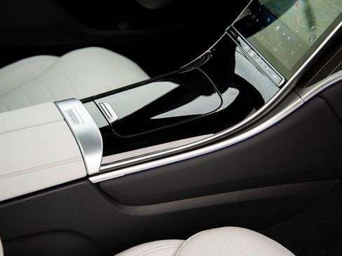 New 2026 Mercedes-Benz GLC 300 4MATIC image 3