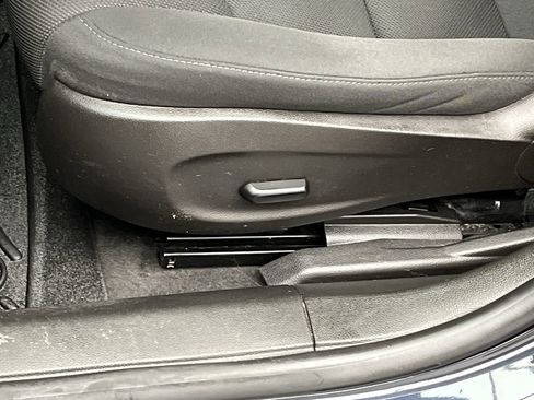 Used 2015 Chevrolet Cruze LT image 9